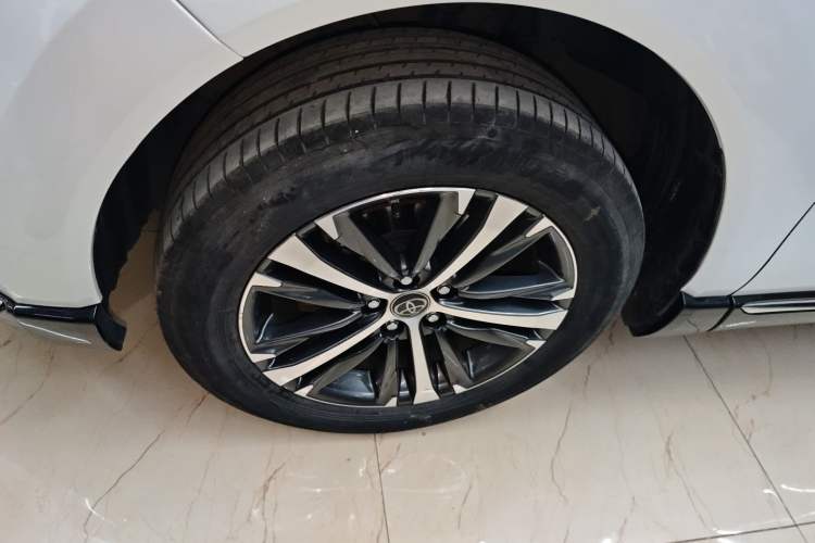 Used Toyota Venza 2022 Dual-Engine 2.5L CVT Two-Wheel Drive Luxury Edition Exterior 7