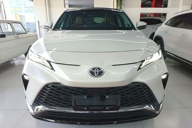 Used Toyota Venza 2022 2.0L CVT Two-Wheel Drive Prestige Edition Front