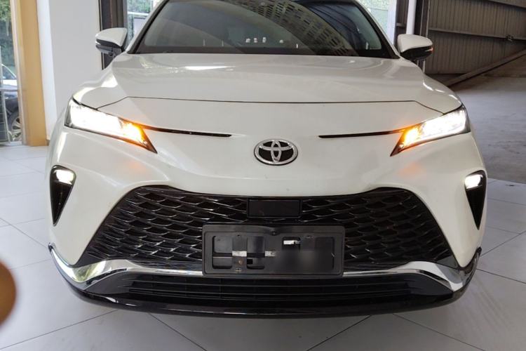 Used Toyota Venza 2022 2.0L CVT Two-Wheel Drive Prestige Edition Front