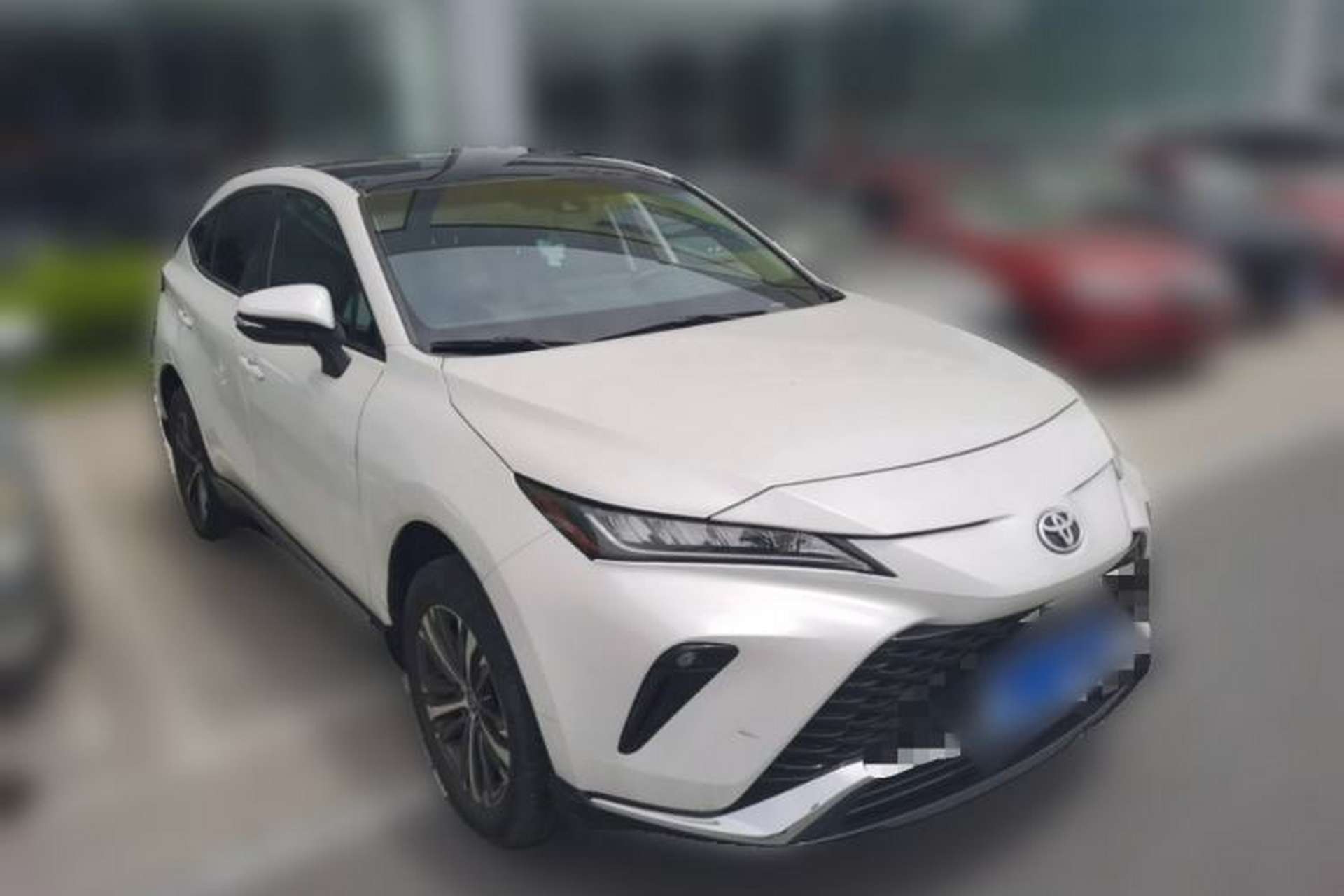 Used Toyota Venza 2022 2.0L CVT Two-Wheel Drive Luxury Edition Front Right 45 Deg