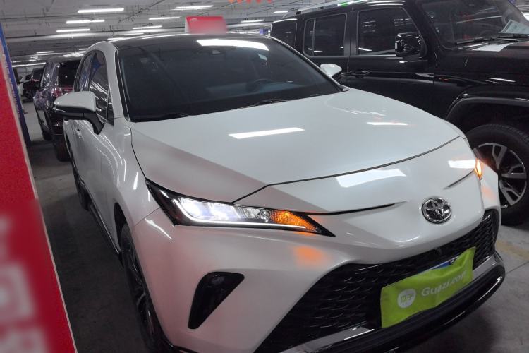 Used Toyota Venza 2022 2.0L CVT Two-Wheel Drive Luxury Edition Front Right 45 Deg