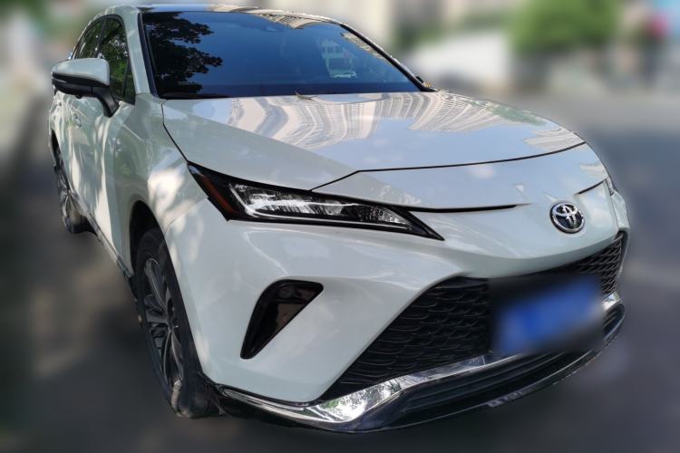 Used Toyota Venza 2022 2.0L CVT Two-Wheel Drive Luxury Edition Front Right 45 Deg