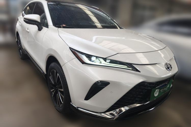 Used Toyota Venza 2022 2.0L CVT Two-Wheel Drive Prestige Edition Front Right 45 Deg