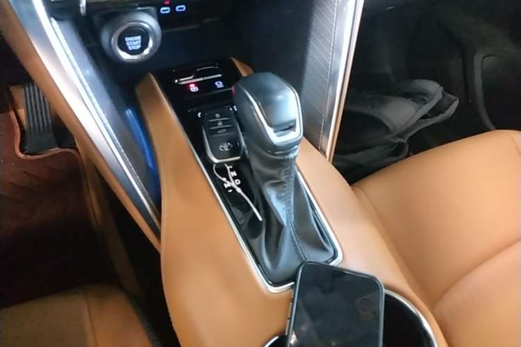 Used Toyota Venza 2022 2.0L CVT Two-Wheel Drive Prestige Edition Gear Lever