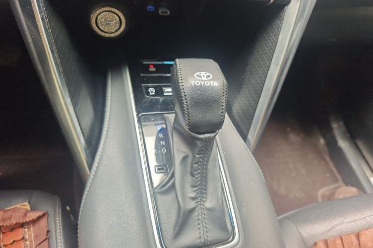Used Toyota Venza 2022 2.0L CVT Two-Wheel Drive Prestige Edition Gear Lever