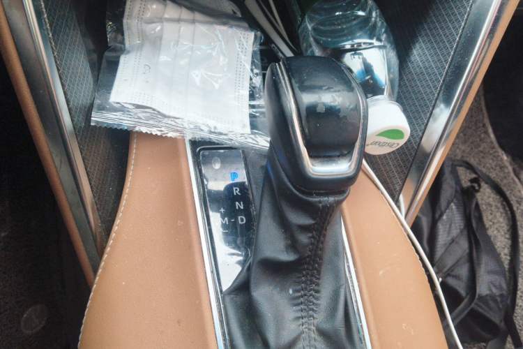 Used Toyota Venza 2022 2.0L CVT Two-Wheel Drive Prestige Edition Gear Lever