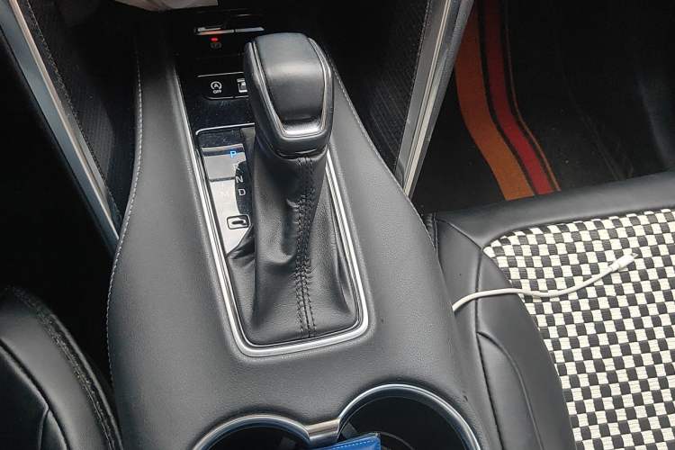 Used Toyota Venza 2022 2.0L CVT Two-Wheel Drive Prestige Edition Gear Lever