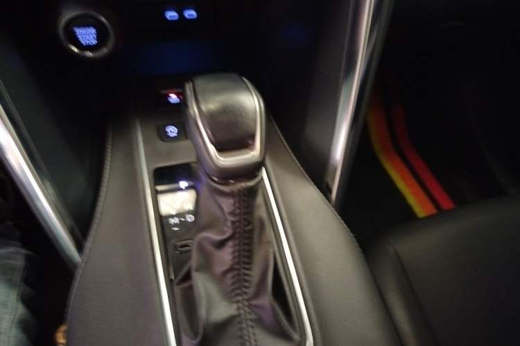 Used Toyota Venza 2022 2.0L CVT Two-Wheel Drive Luxury Edition Gear Lever
