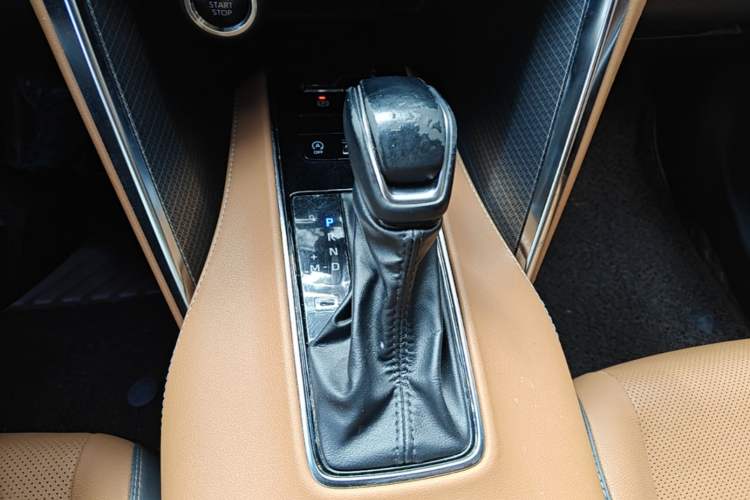 Used Toyota Venza 2022 2.0L CVT Two-Wheel Drive Prestige Edition Gear Lever