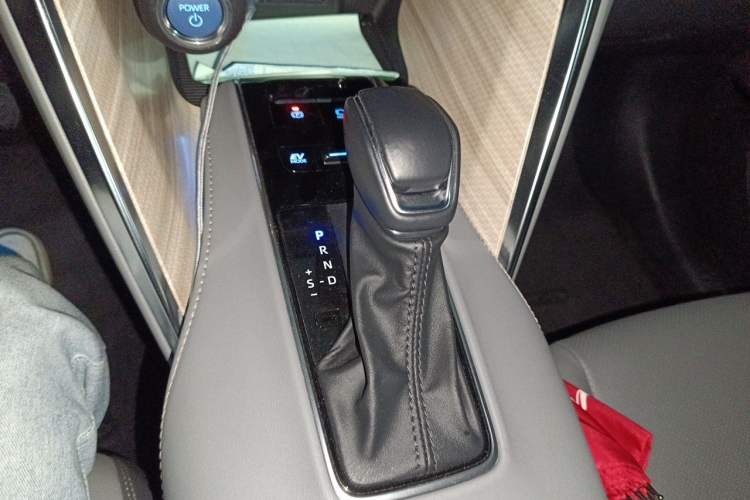 Used Toyota Venza 2022 Dual-Engine 2.5L CVT Two-Wheel Drive Prestige Edition Gear Lever