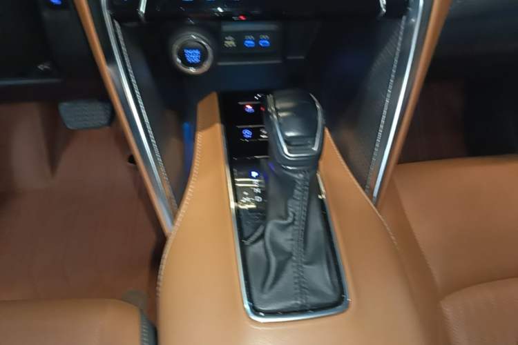 Used Toyota Venza 2022 2.0L CVT Two-Wheel Drive Prestige Edition Gear Lever