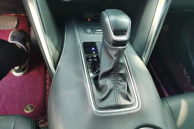 Used Toyota Venza 2022 2.0L CVT Two-Wheel Drive Luxury Edition Gear Lever