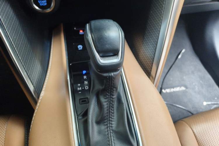 Used Toyota Venza 2022 2.0L CVT Two-Wheel Drive Prestige Edition Gear Lever