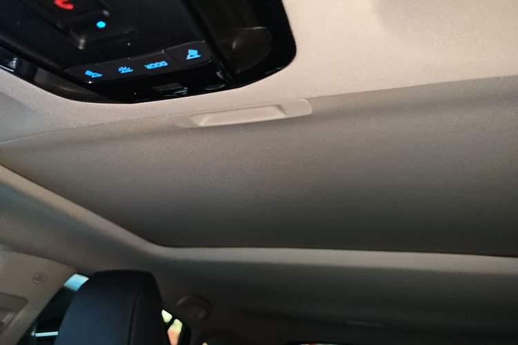 Used Toyota Venza 2022 Dual-Engine 2.5L CVT Two-Wheel Drive Luxury Edition Headliner