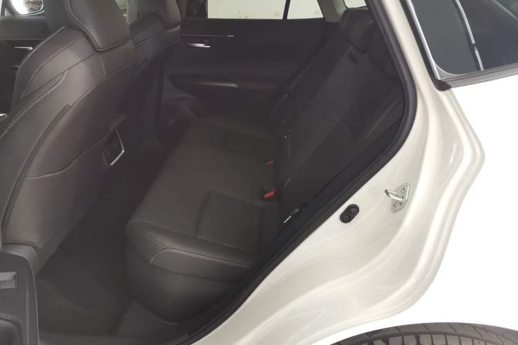 Used Toyota Venza 2022 Dual-Engine 2.5L CVT Four-Wheel Drive Supreme Edition Interior 1