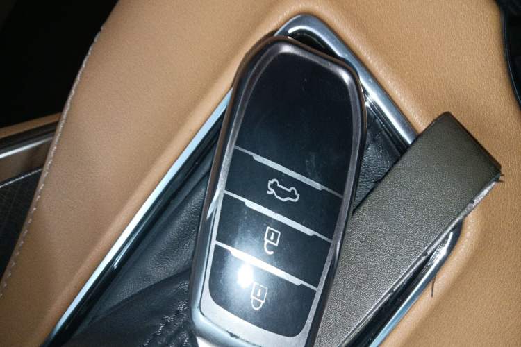 Used Toyota Venza 2022 2.0L CVT Two-Wheel Drive Prestige Edition Interior 1