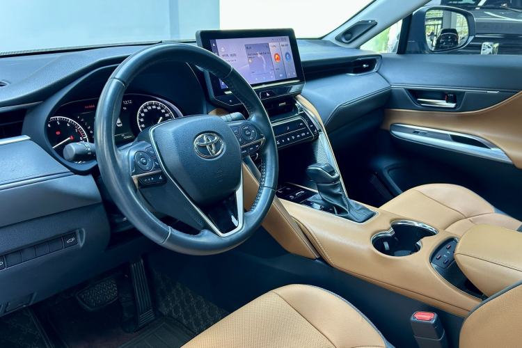 Used Toyota Venza 2022 2.0L CVT Two-Wheel Drive Prestige Edition Interior 1