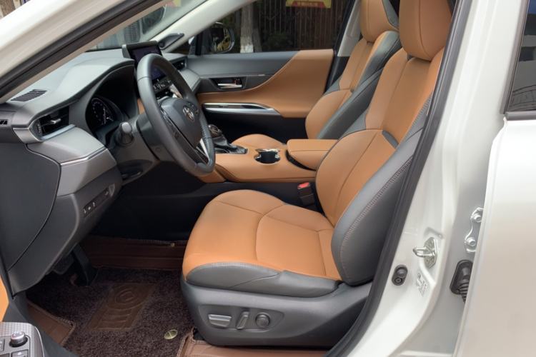 Used Toyota Venza 2022 2.0L CVT Two-Wheel Drive Prestige Edition Interior 1