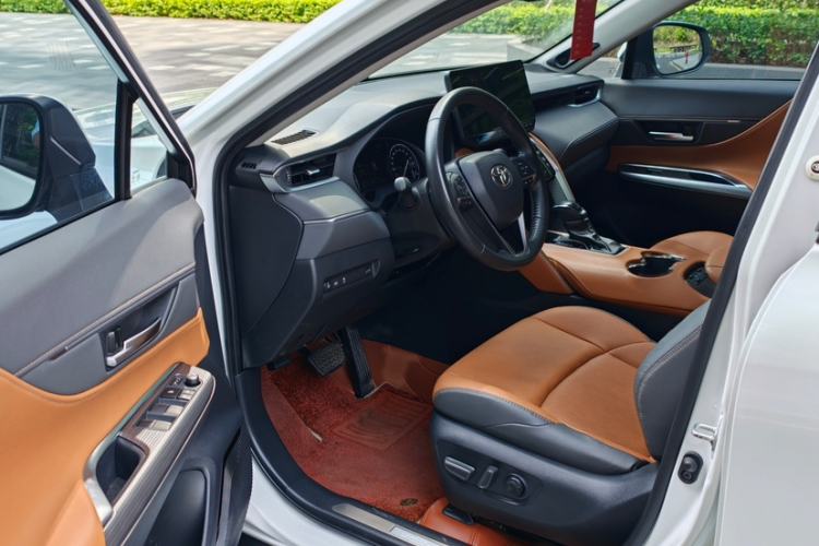 Used Toyota Venza 2022 2.0L CVT Two-Wheel Drive Prestige Edition Interior 1