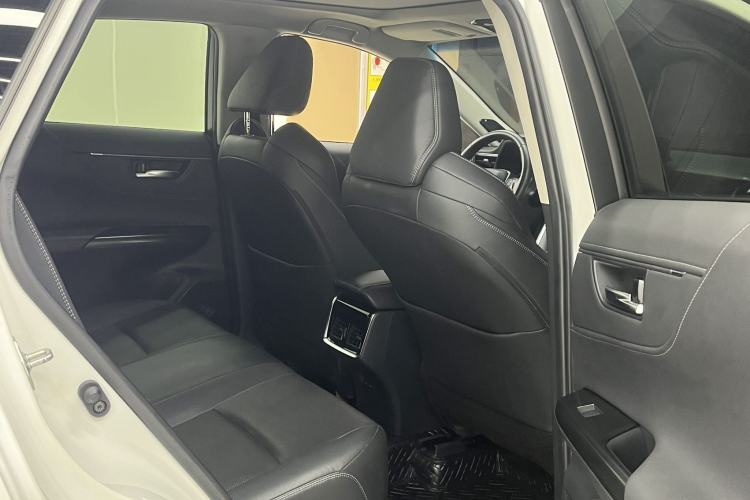 Used Toyota Venza 2022 2.0L CVT Four-Wheel Drive Supreme Edition Interior 12