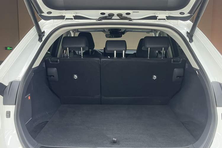 Used Toyota Venza 2022 2.0L CVT Four-Wheel Drive Supreme Edition Interior 14