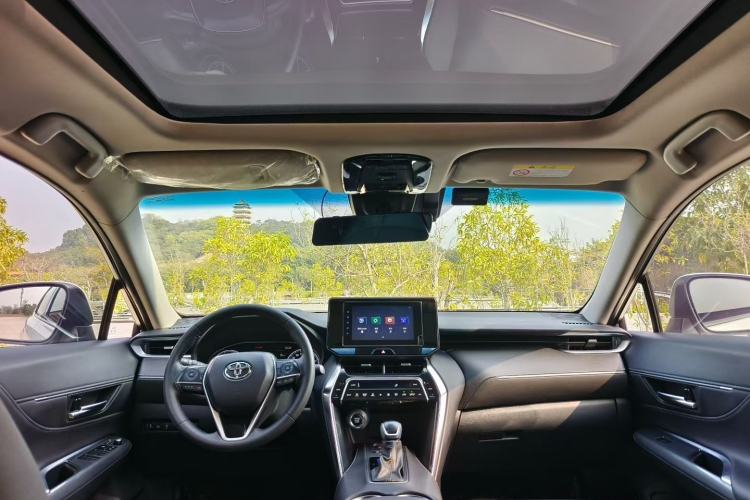 Used Toyota Venza 2022 2.0L CVT Two-Wheel Drive Luxury Edition Interior 2