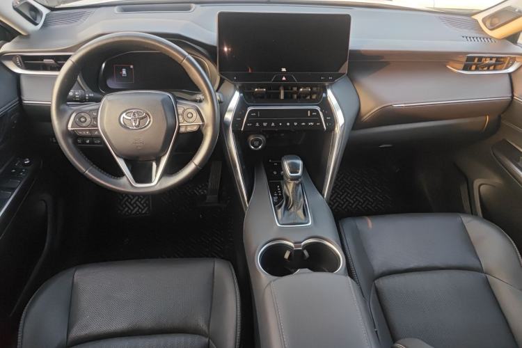 Used Toyota Venza 2022 2.0L CVT Four-Wheel Drive Supreme Edition Interior 2