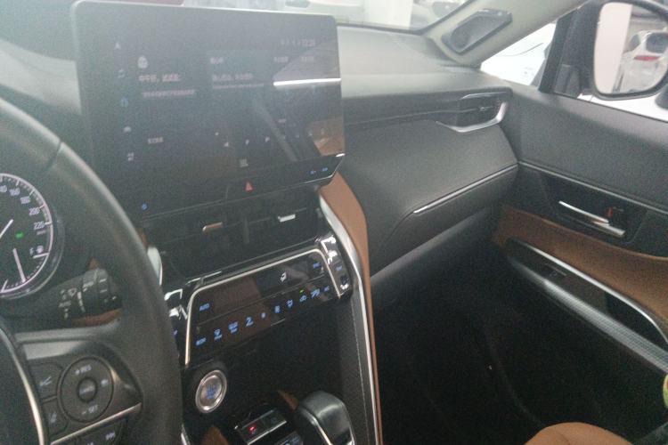 Used Toyota Venza 2022 2.0L CVT Two-Wheel Drive Prestige Edition Interior 2
