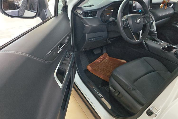Used Toyota Venza 2022 Dual-Engine 2.5L CVT Two-Wheel Drive Luxury Edition Interior 2