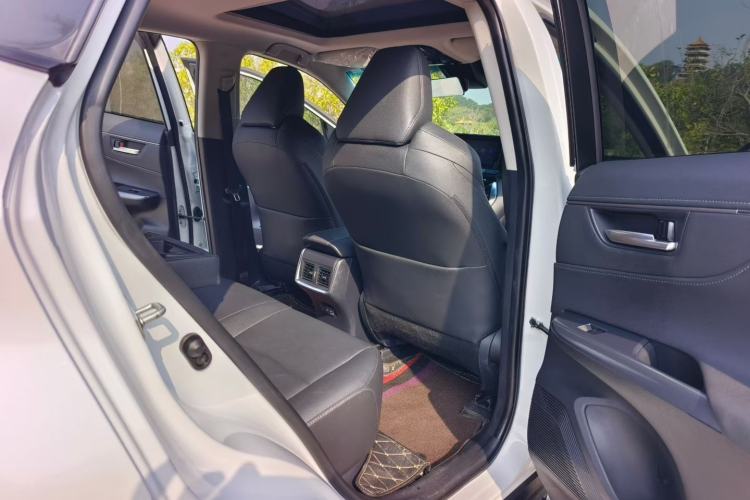 Used Toyota Venza 2022 2.0L CVT Two-Wheel Drive Luxury Edition Interior 3