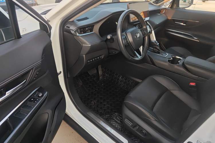 Used Toyota Venza 2022 2.0L CVT Four-Wheel Drive Supreme Edition Interior 3