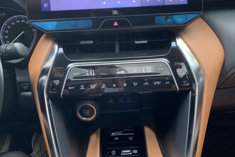 Used Toyota Venza 2022 2.0L CVT Two-Wheel Drive Prestige Edition Interior 3