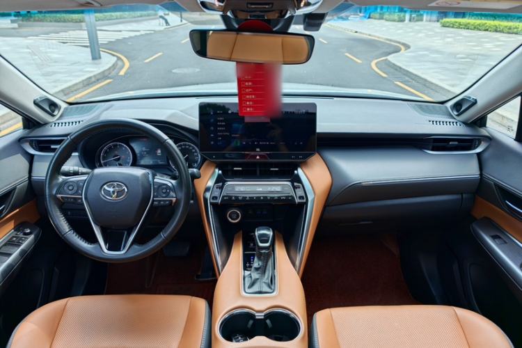 Used Toyota Venza 2022 2.0L CVT Two-Wheel Drive Prestige Edition Interior 3
