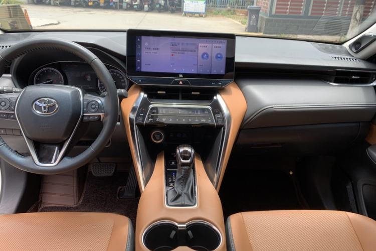 Used Toyota Venza 2022 2.0L CVT Two-Wheel Drive Prestige Edition Interior 4