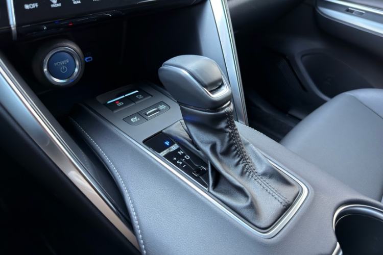 Used Toyota Venza 2022 Dual-Engine 2.5L CVT Two-Wheel Drive Luxury Edition Interior 4