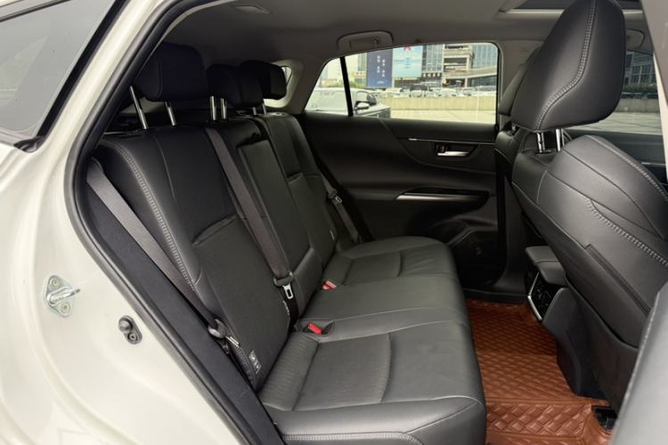 Used Toyota Venza 2022 2.0L CVT Two-Wheel Drive Prestige Edition Interior 4