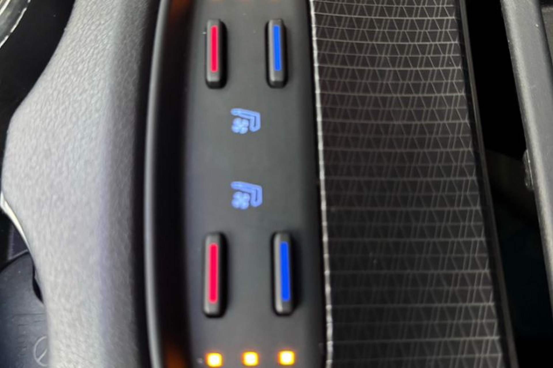 Used Toyota Venza 2022 2.0L CVT Two-Wheel Drive Prestige Edition Interior 5