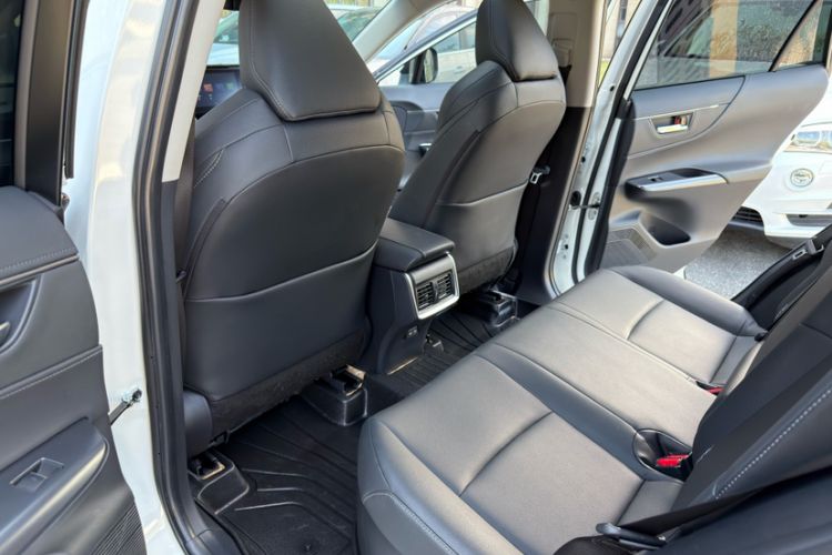 Used Toyota Venza 2022 Dual-Engine 2.5L CVT Two-Wheel Drive Luxury Edition Interior 6