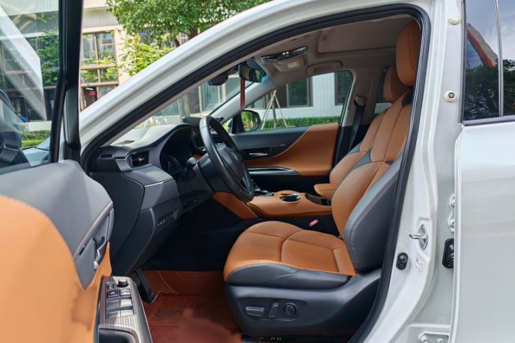 Used Toyota Venza 2022 2.0L CVT Two-Wheel Drive Prestige Edition Interior 7