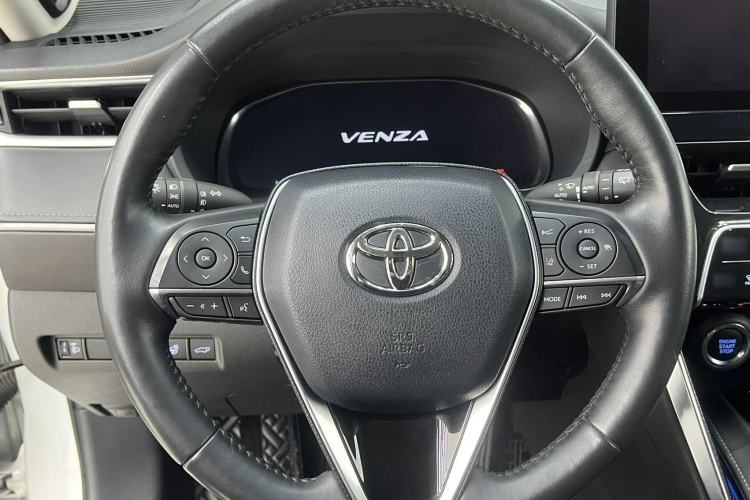 Used Toyota Venza 2022 2.0L CVT Four-Wheel Drive Supreme Edition Interior 8