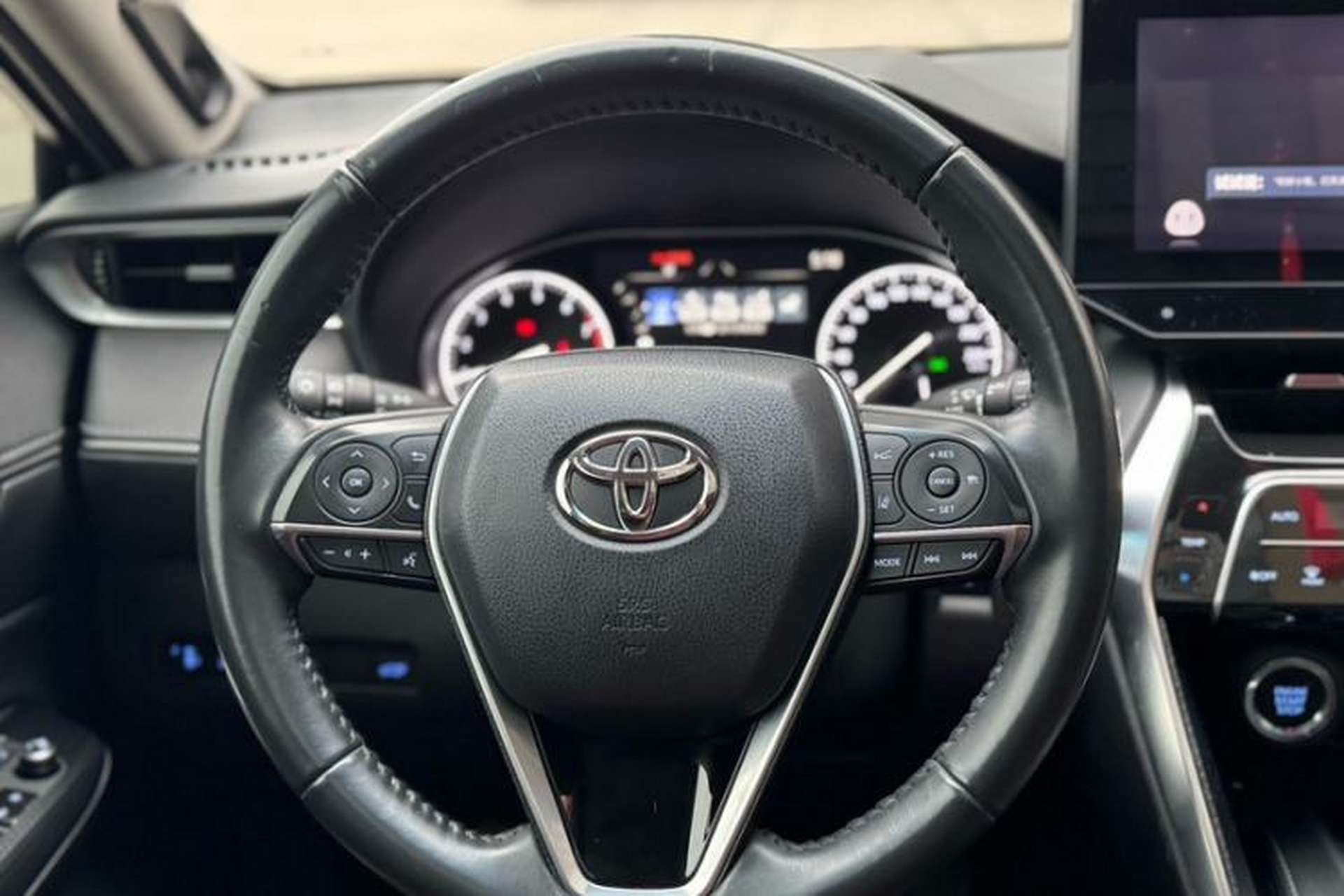 Used Toyota Venza 2022 2.0L CVT Two-Wheel Drive Prestige Edition Interior 9