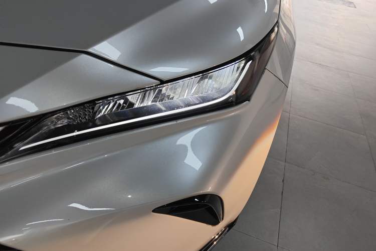 Used Toyota Venza 2022 Dual-Engine 2.5L CVT Two-Wheel Drive Luxury Edition Left Front Headlight