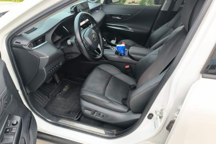 Used Toyota Venza 2022 Dual-Engine 2.5L CVT Four-Wheel Drive Supreme Edition Left Front Seat