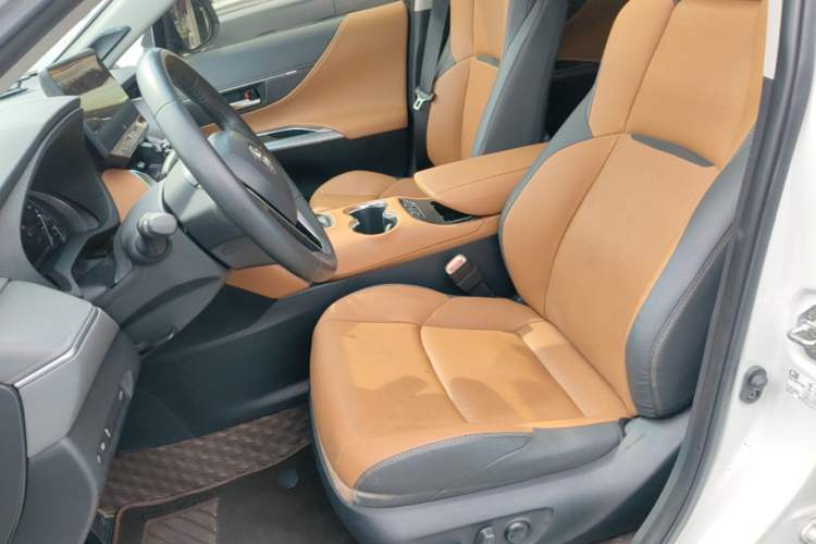 Used Toyota Venza 2022 2.0L CVT Two-Wheel Drive Prestige Edition Left Front Seat