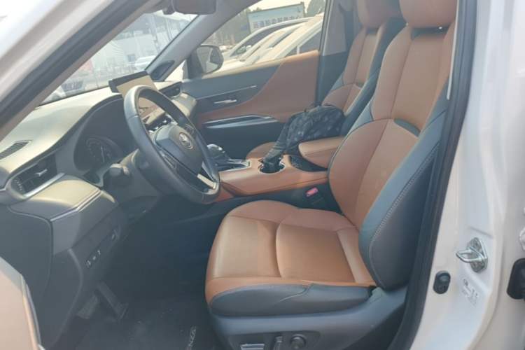 Used Toyota Venza 2022 2.0L CVT Two-Wheel Drive Prestige Edition Left Front Seat