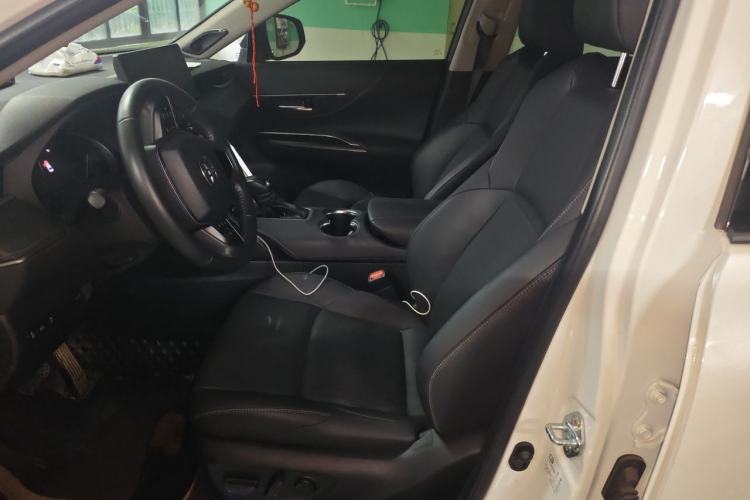 Used Toyota Venza 2022 2.0L CVT Two-Wheel Drive Prestige Edition Left Front Seat