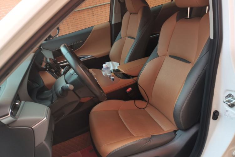 Used Toyota Venza 2022 Dual-Engine 2.5L CVT Two-Wheel Drive Prestige Edition Left Front Seat