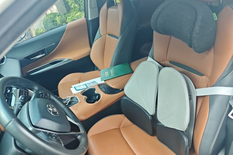 Used Toyota Venza 2022 Dual-Engine 2.5L CVT Two-Wheel Drive Prestige Edition Left Front Seat
