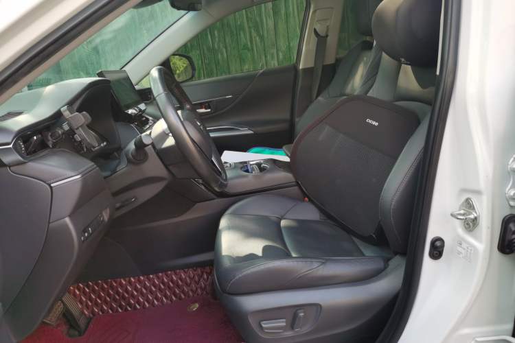 Used Toyota Venza 2022 2.0L CVT Two-Wheel Drive Luxury Edition Left Front Seat