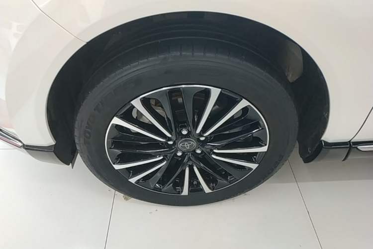 Used Toyota Venza 2022 2.0L CVT Two-Wheel Drive Prestige Edition Left Front Wheel Hub